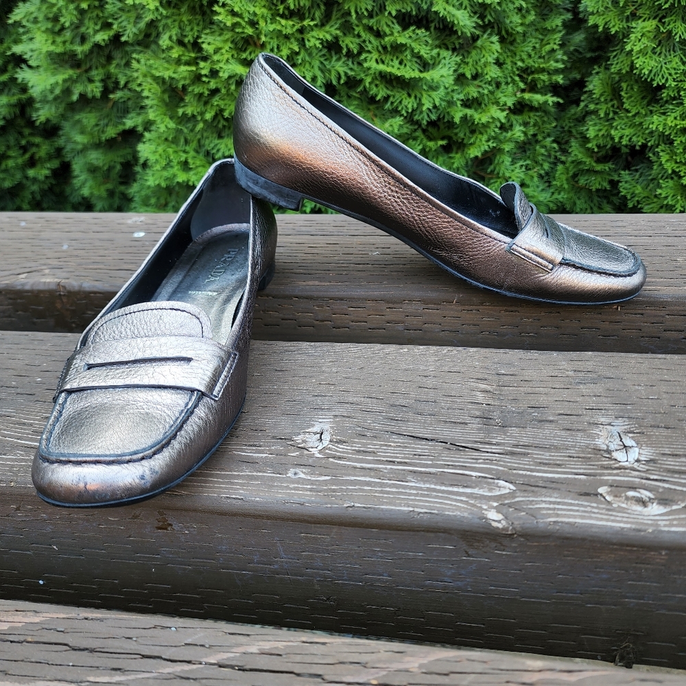 Prada Gold leather Penny Loafers Size 38.5 US 8.5 Made in Italy 🇮🇹